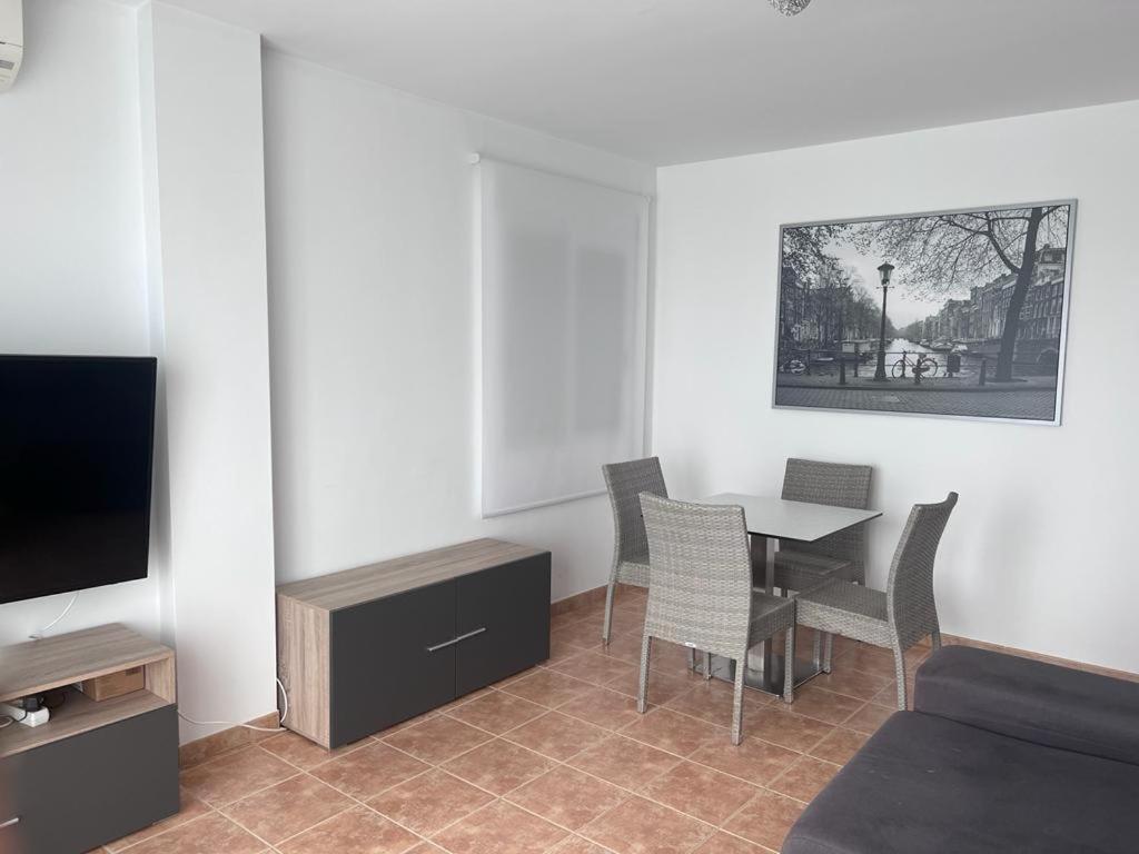 Apartamentos La Caleta كاليتا دي فيليز المظهر الخارجي الصورة