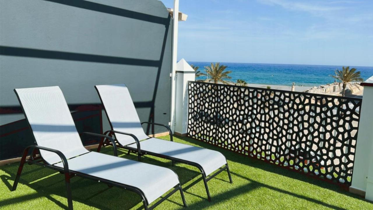 Apartamentos La Caleta كاليتا دي فيليز المظهر الخارجي الصورة